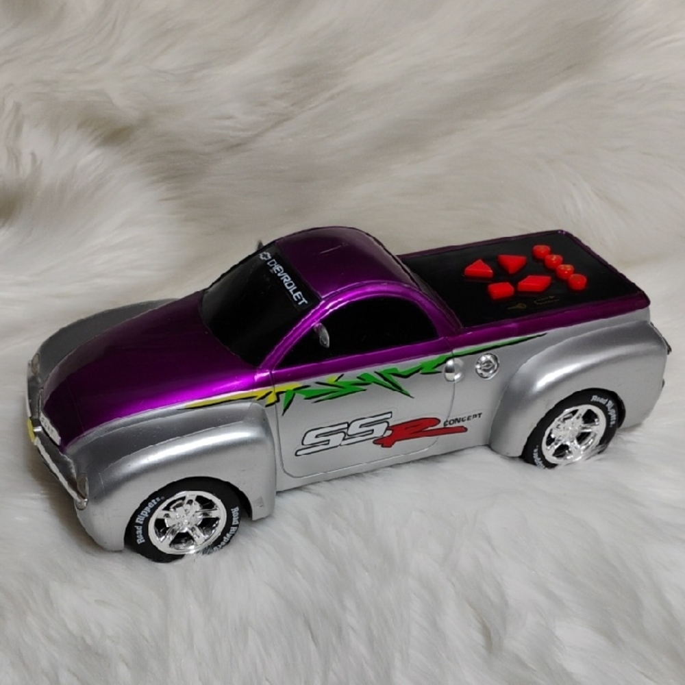 Road Rippers 2002 SSR Chevrolet Vibrant Purple/Silver Truck (Works) (XX-53)